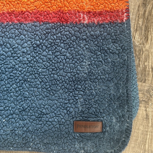Pendleton Grand Canyon Multi Stripe Sherpa Fleece Blanket - Picture 3 of 5